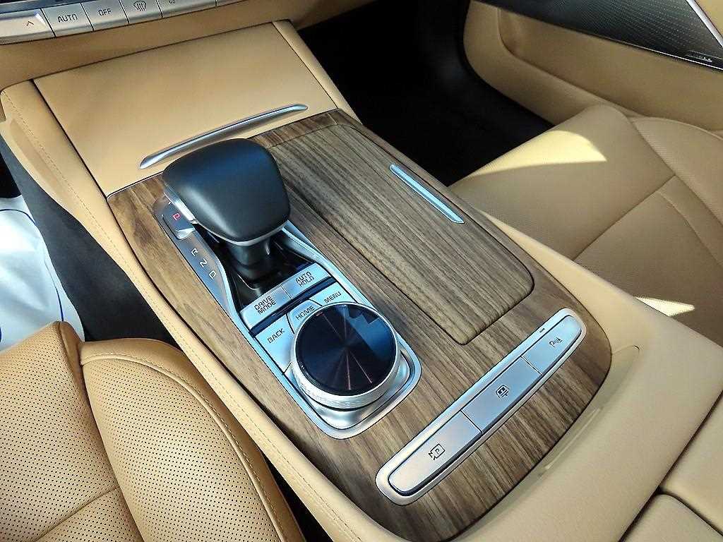 Kia K9 — photo 11