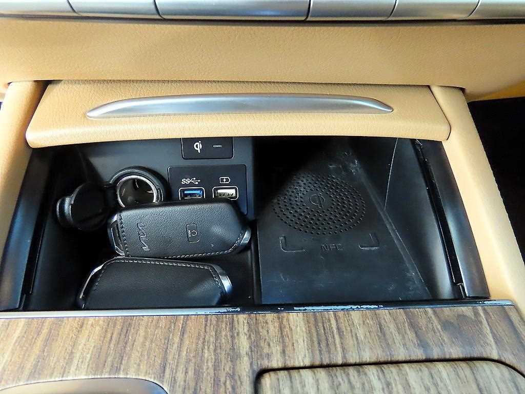 Kia K9 — photo 16