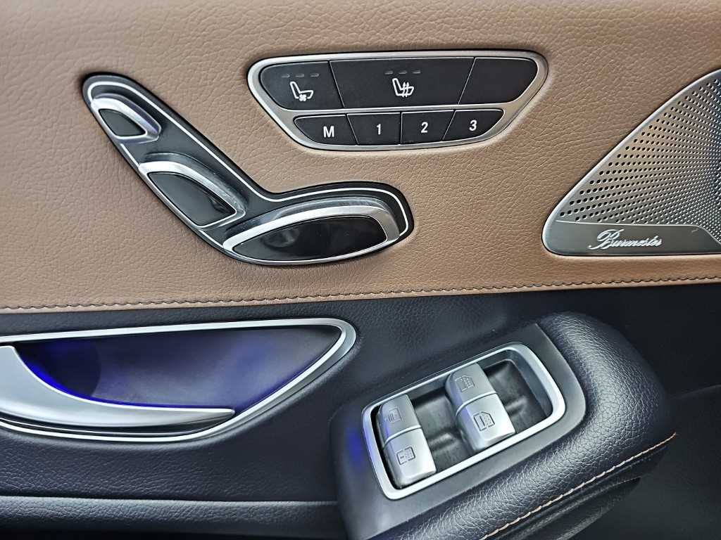 Mercedes-Benz S-Class — photo 11