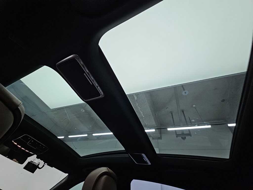 Mercedes-Benz S-Class — photo 12