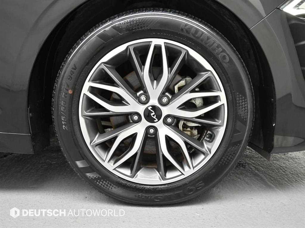 Kia K5 — photo 05