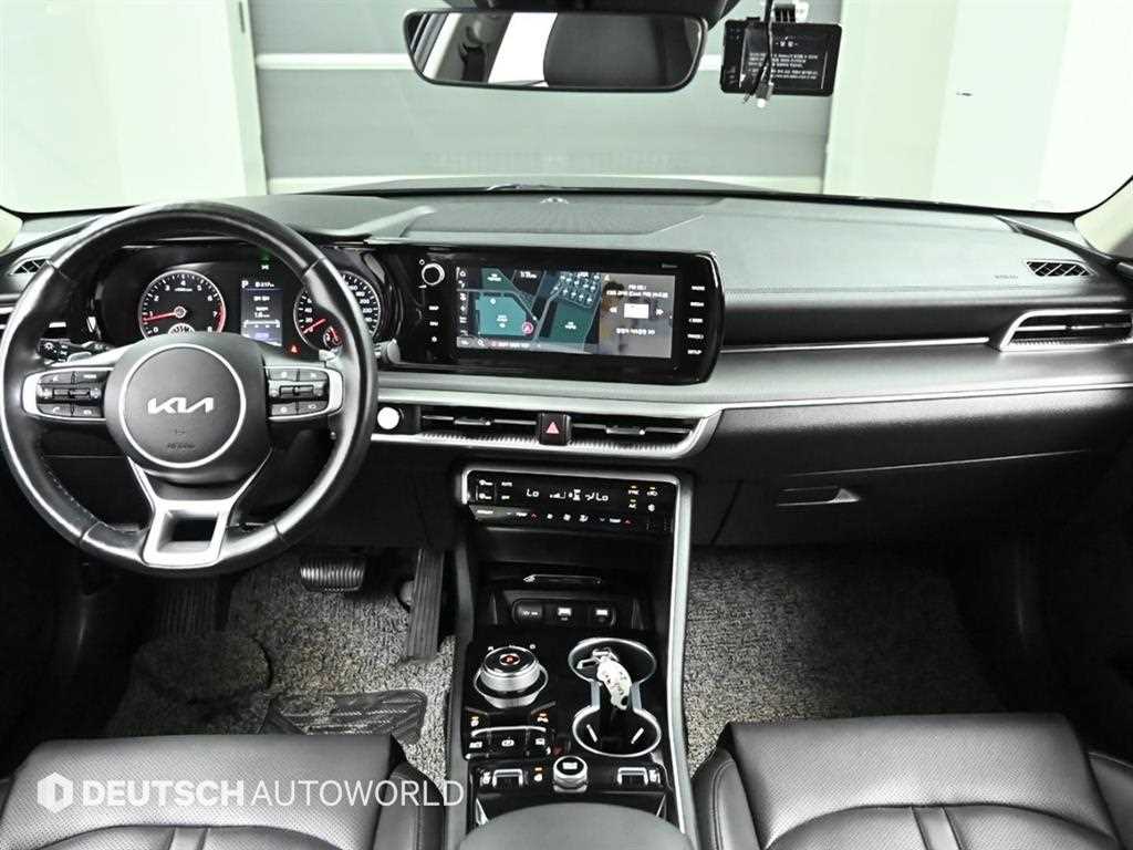 Kia K5 — photo 07