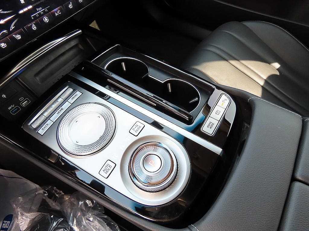 Genesis G80 — photo 10