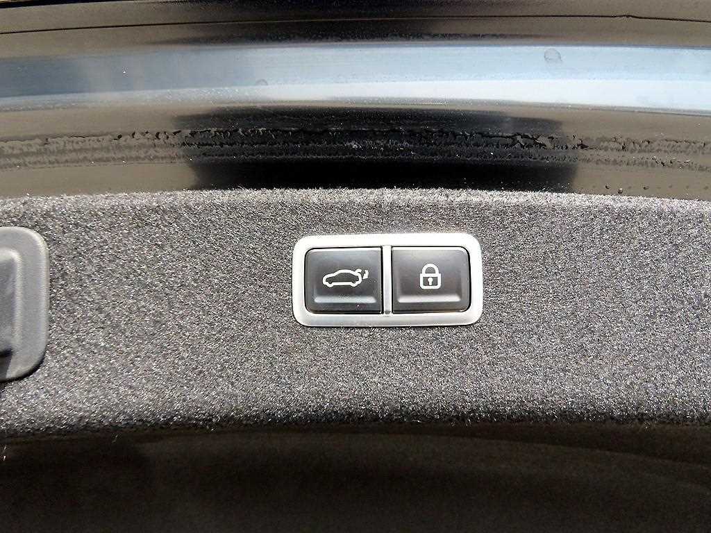 Genesis G80 — photo 16