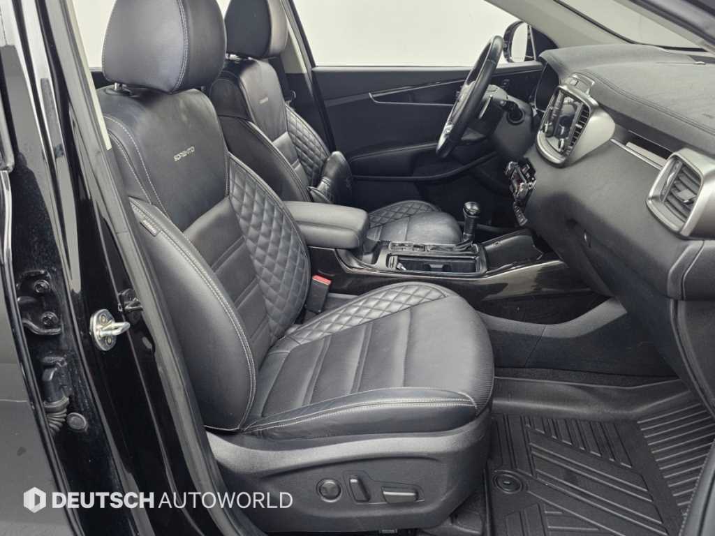Kia Sorento — photo 10