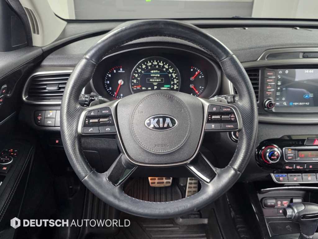 Kia Sorento — photo 13