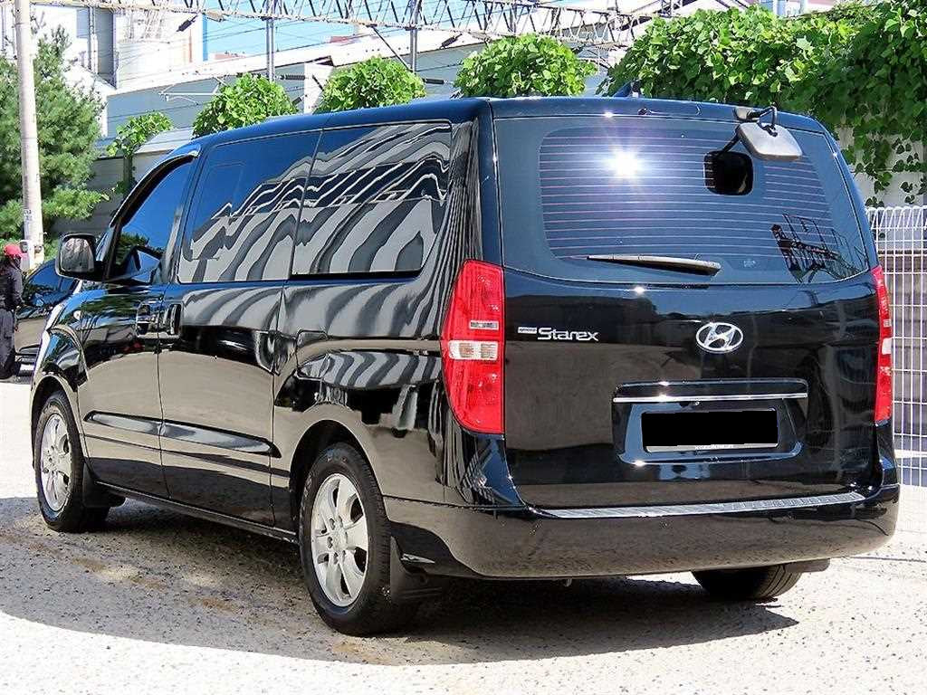 Hyundai Starex — photo 03
