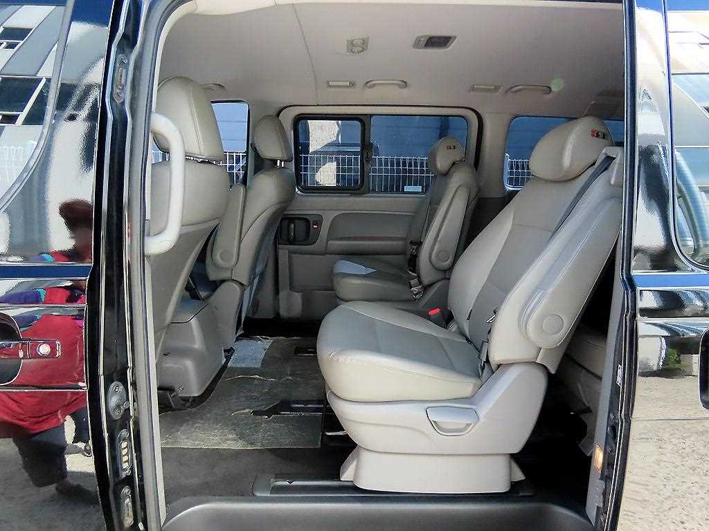 Hyundai Starex — photo 06