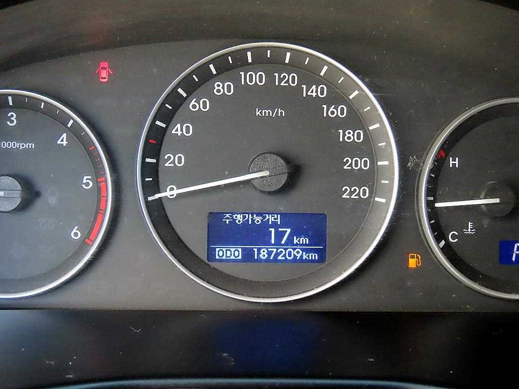 Hyundai Starex — photo 10