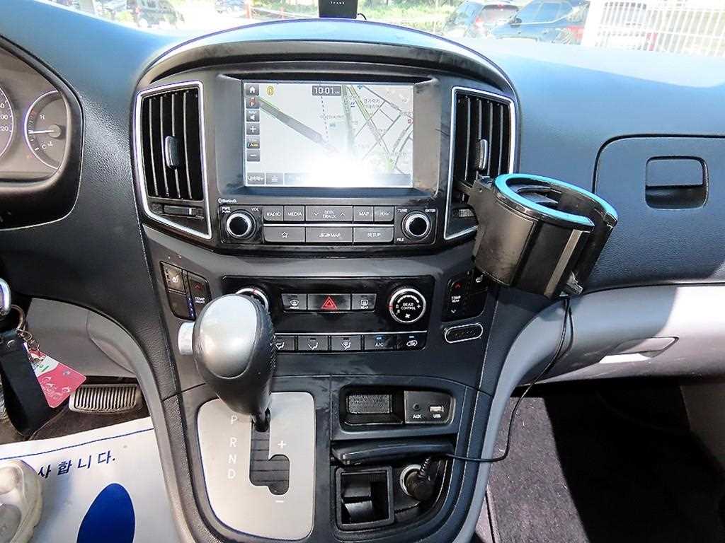 Hyundai Starex — photo 14