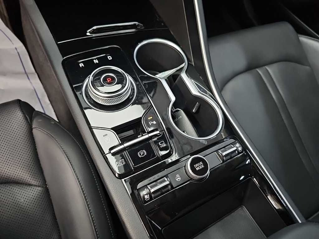 Kia K5 — photo 08