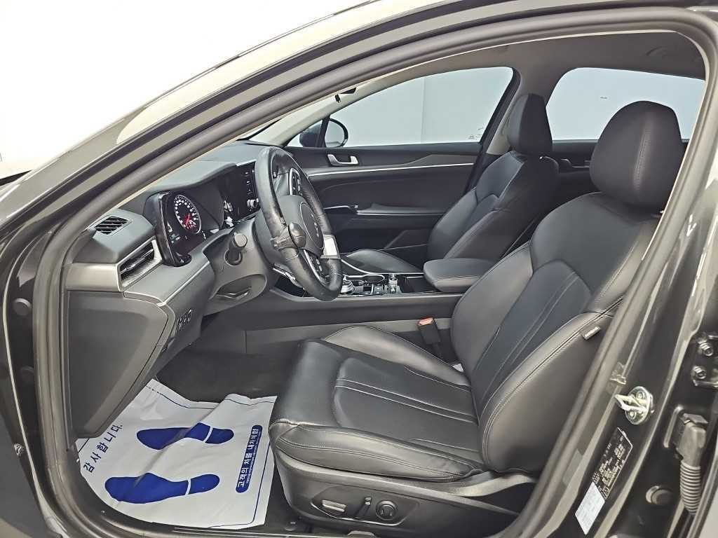 Kia K5 — photo 11