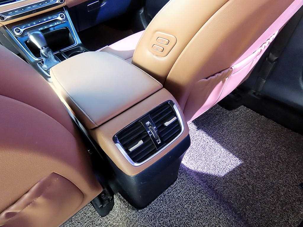 Hyundai Grandeur — photo 15