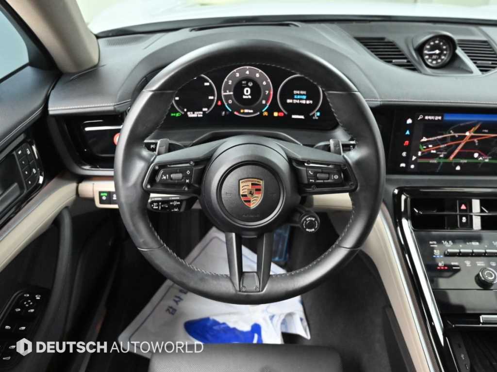 Porsche Panamera — photo 13