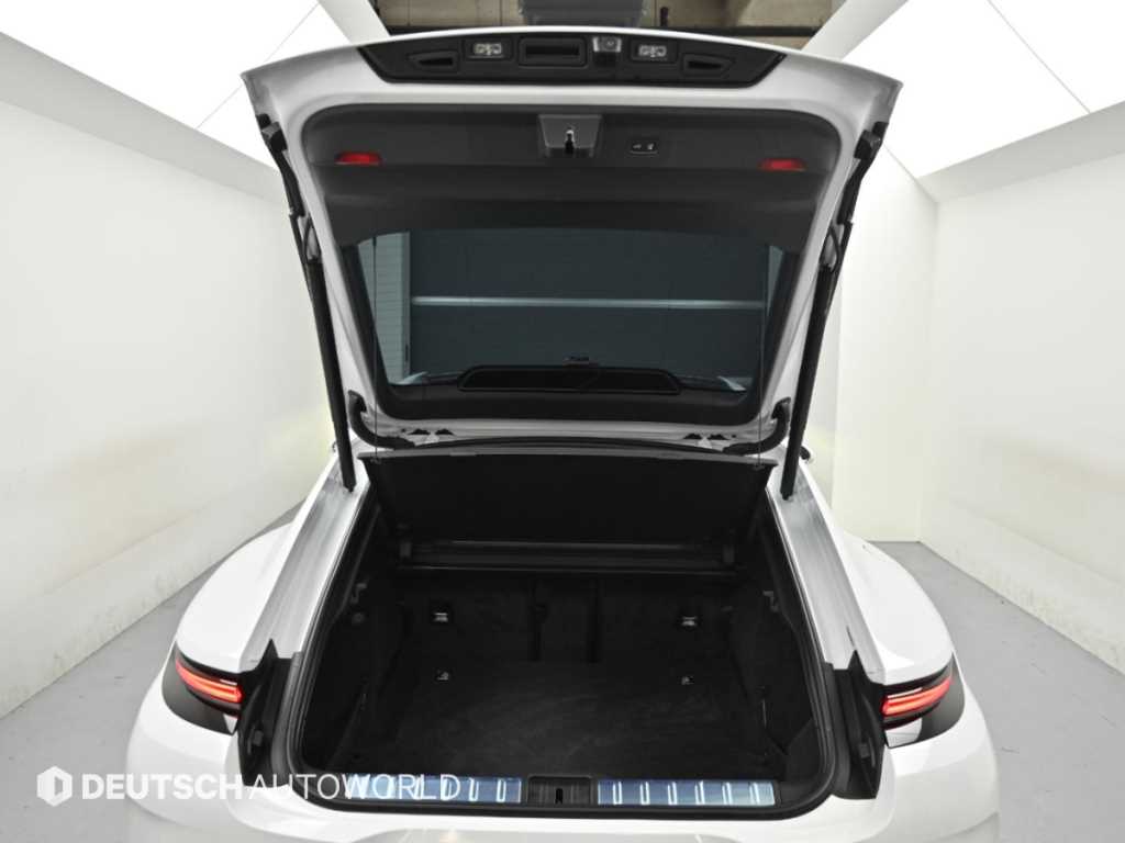 Porsche Panamera — photo 19