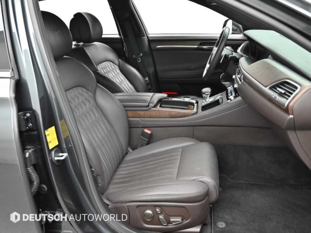 Genesis G90 — photo 10