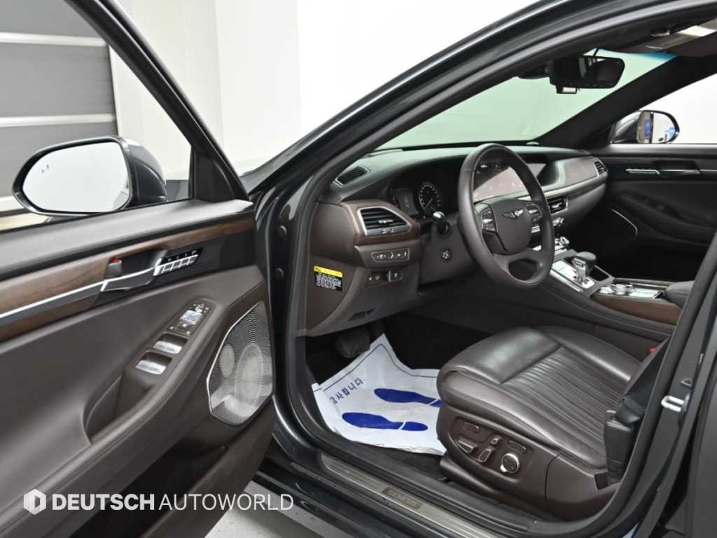 Genesis G90 — photo 11
