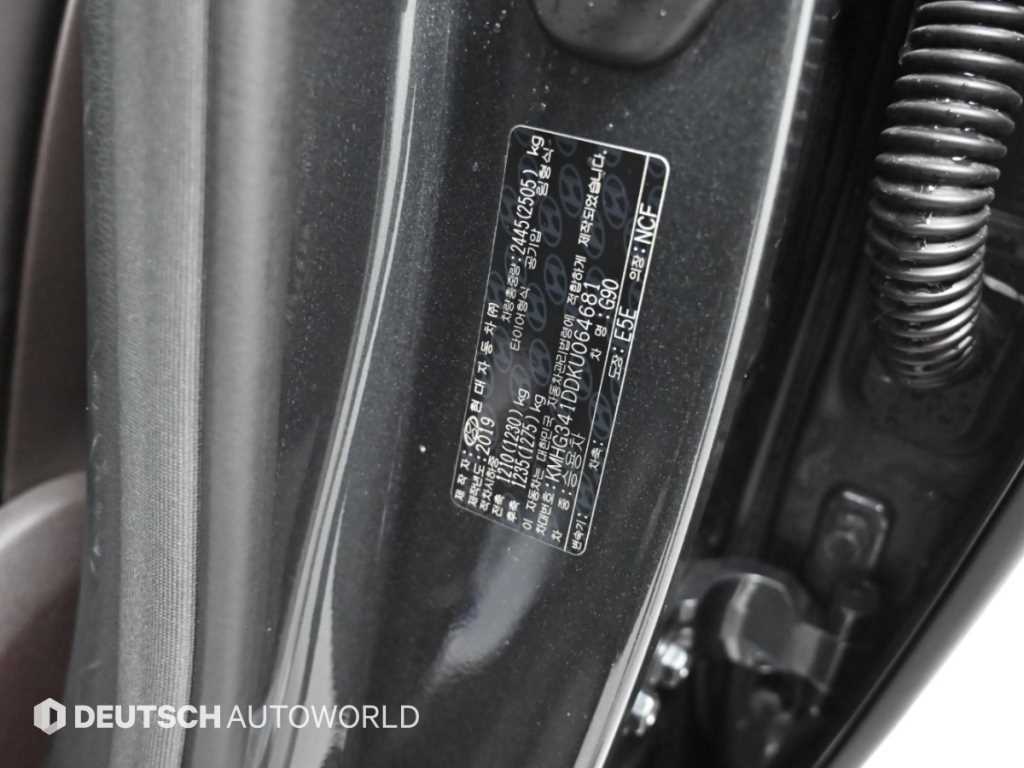 Genesis G90 — photo 20