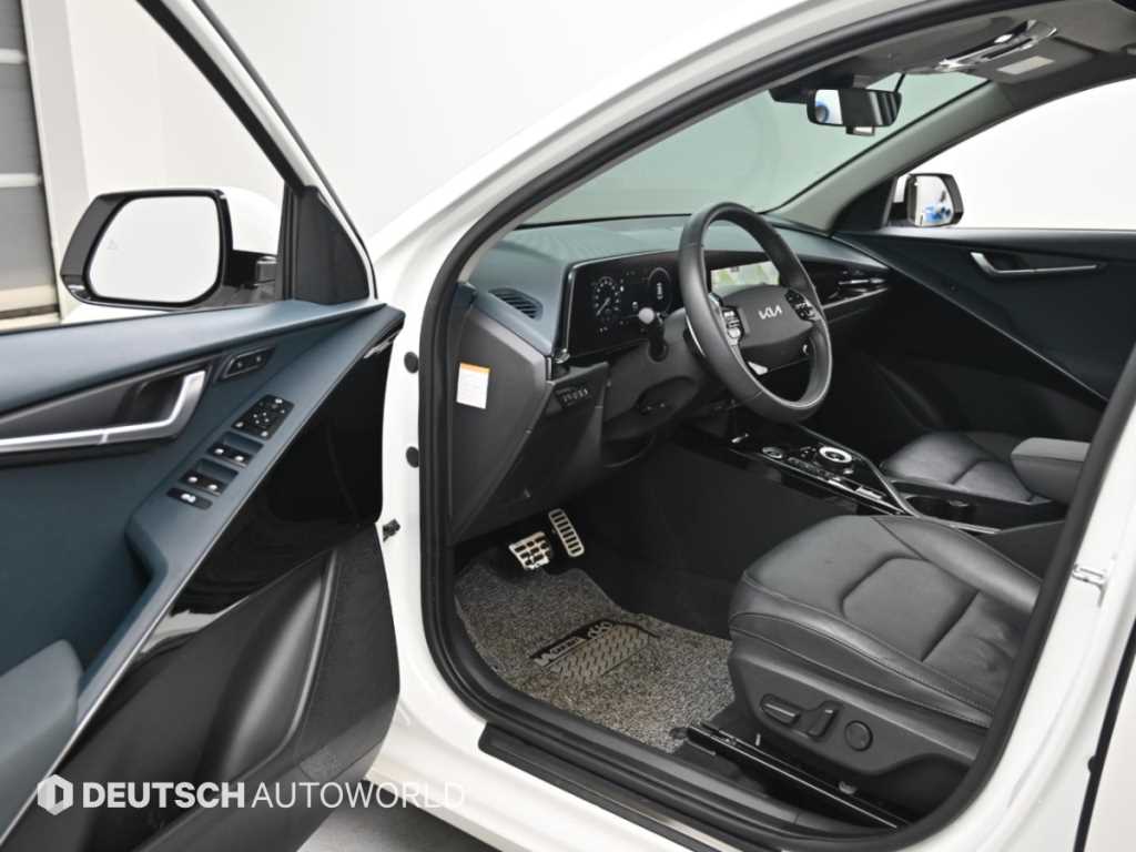Kia Niro — photo 11