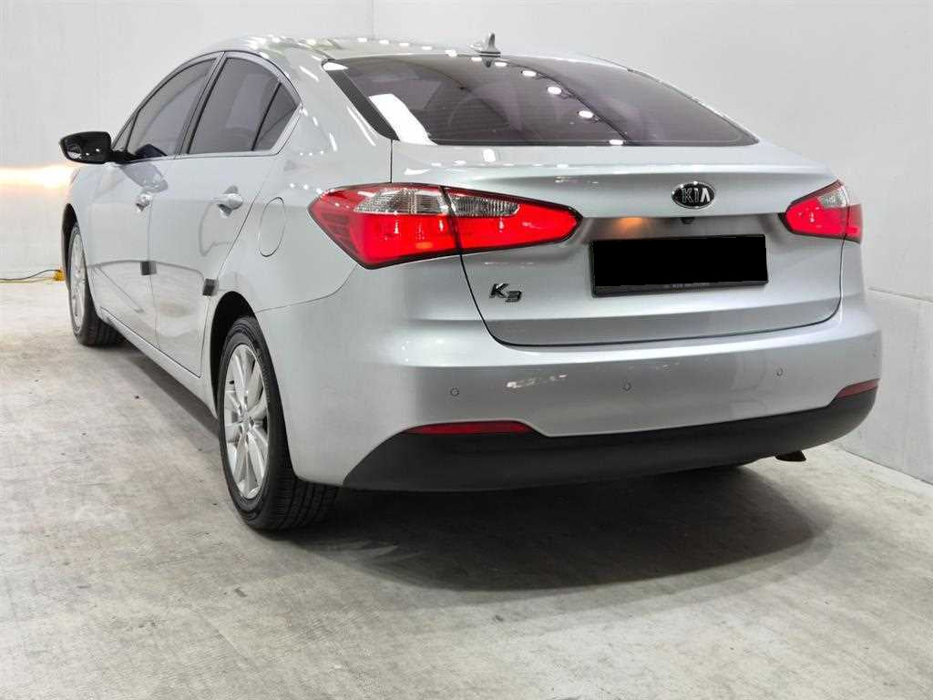 Kia K3 — photo 04