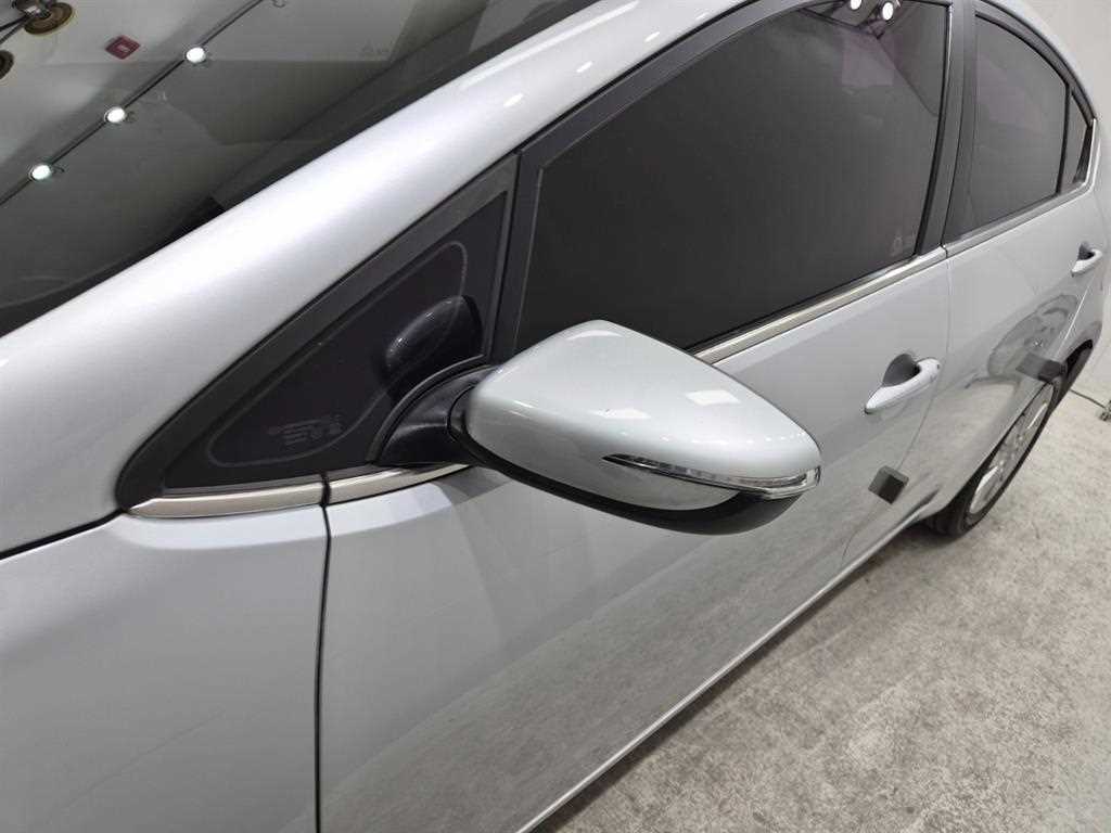 Kia K3 — photo 05