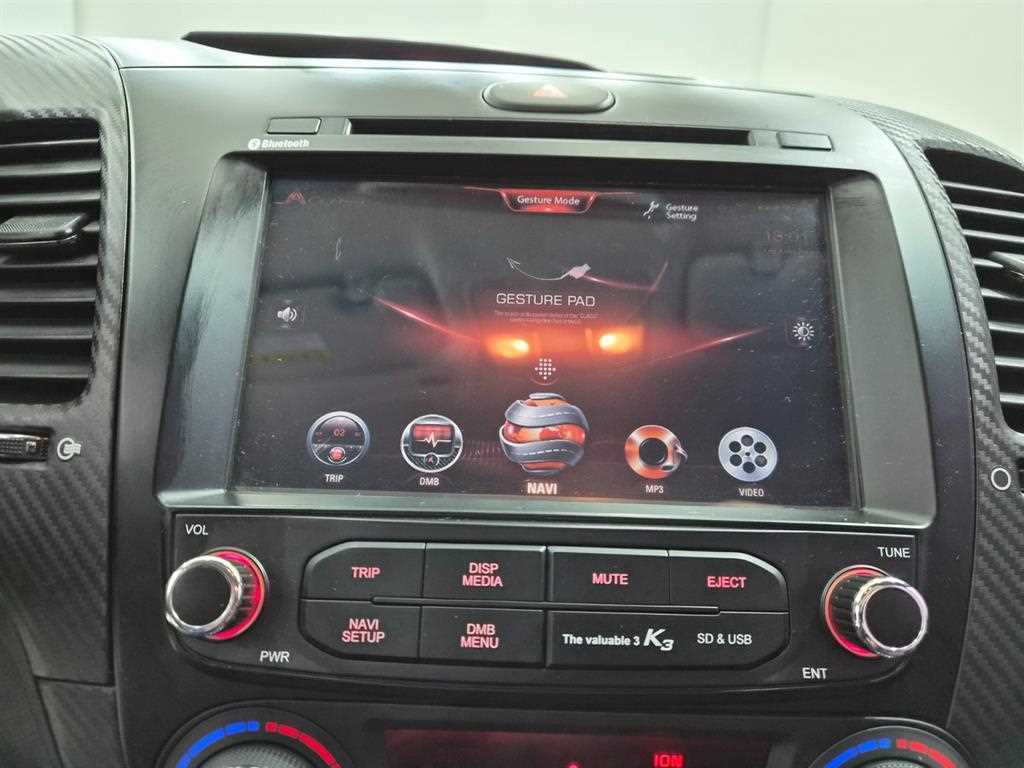 Kia K3 — photo 14