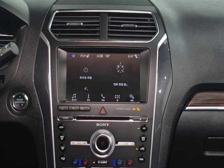 Ford Explorer — photo 14