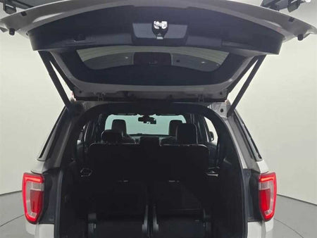 Ford Explorer — photo 20