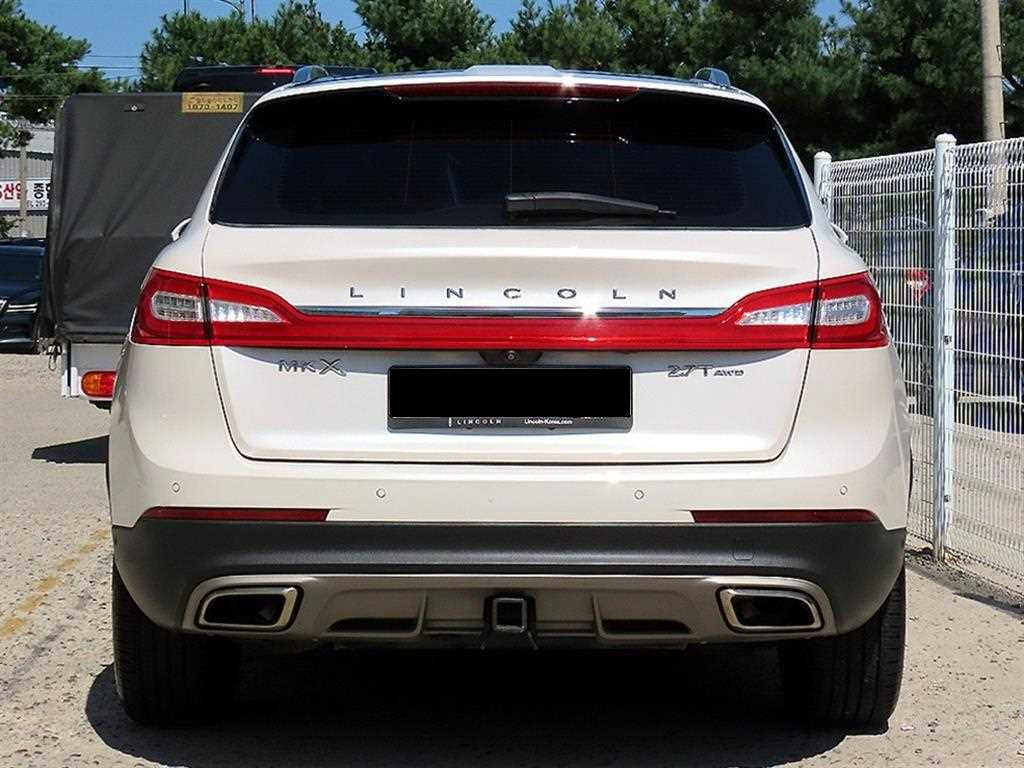 Lincoln MKX — photo 04