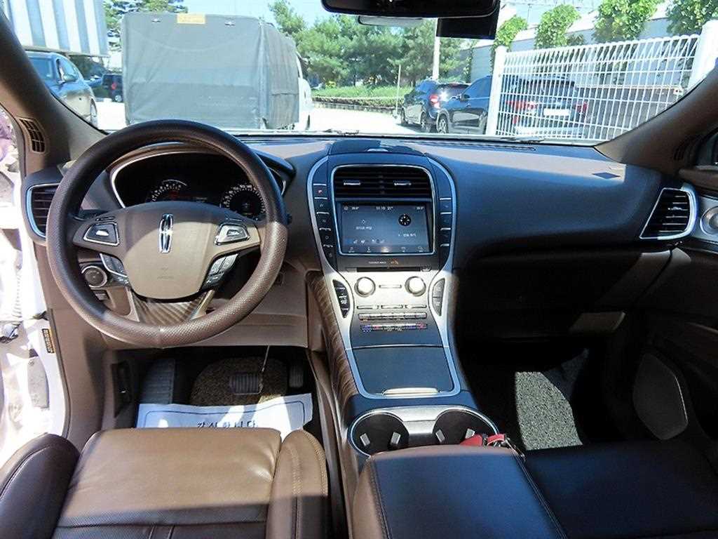 Lincoln MKX — photo 07