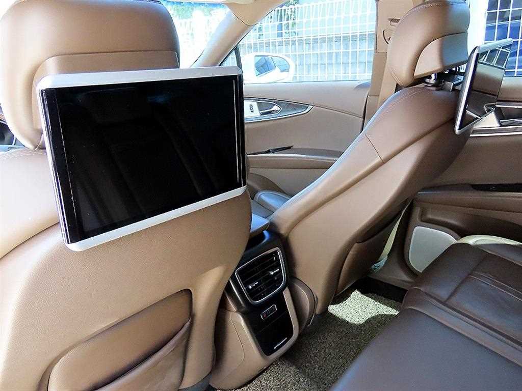 Lincoln MKX — photo 15