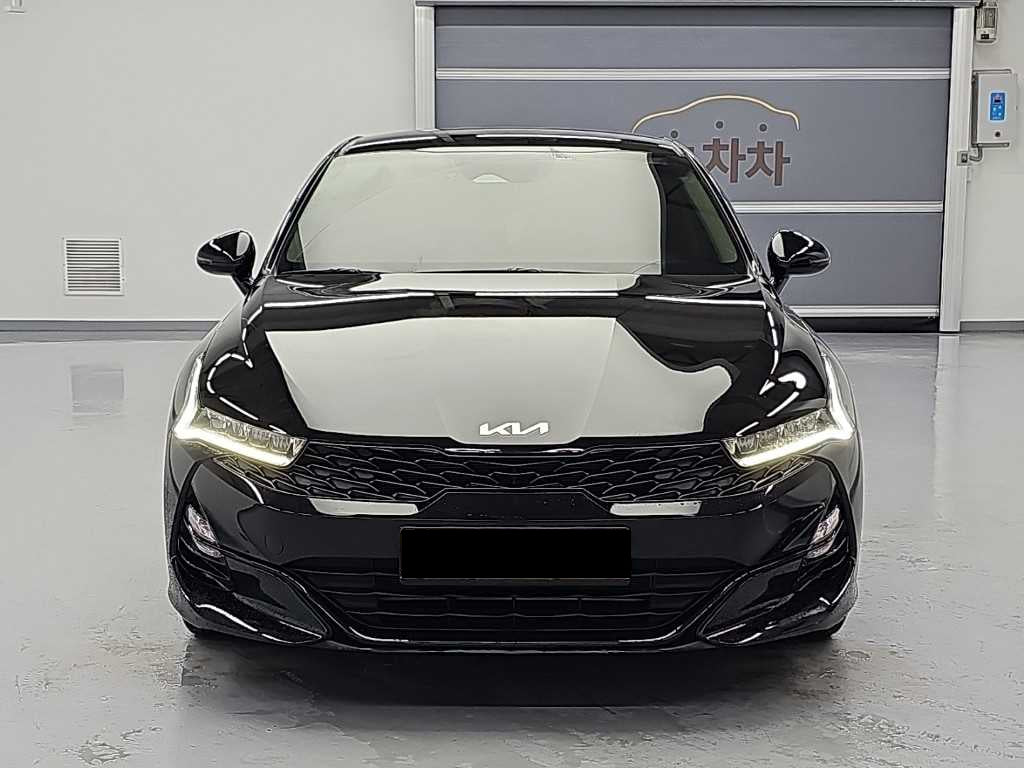 Kia K5 — photo 02