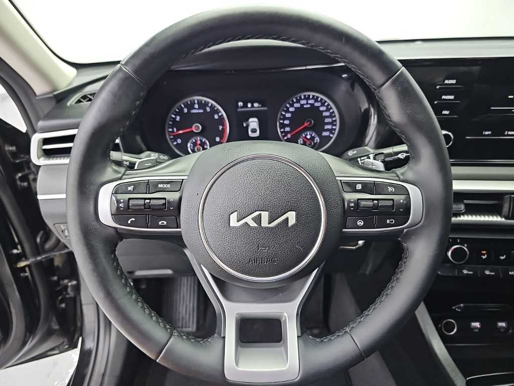 Kia K5 — photo 09