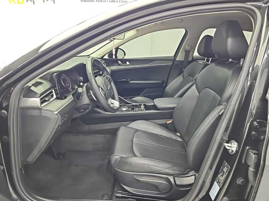 Kia K5 — photo 11