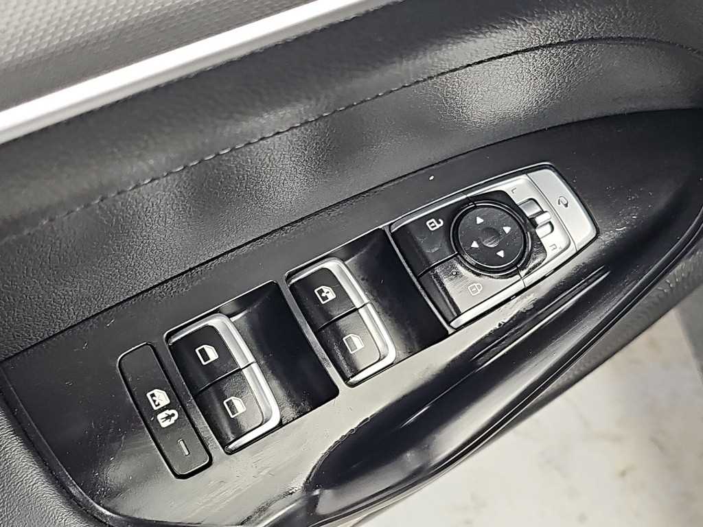 Kia K5 — photo 16
