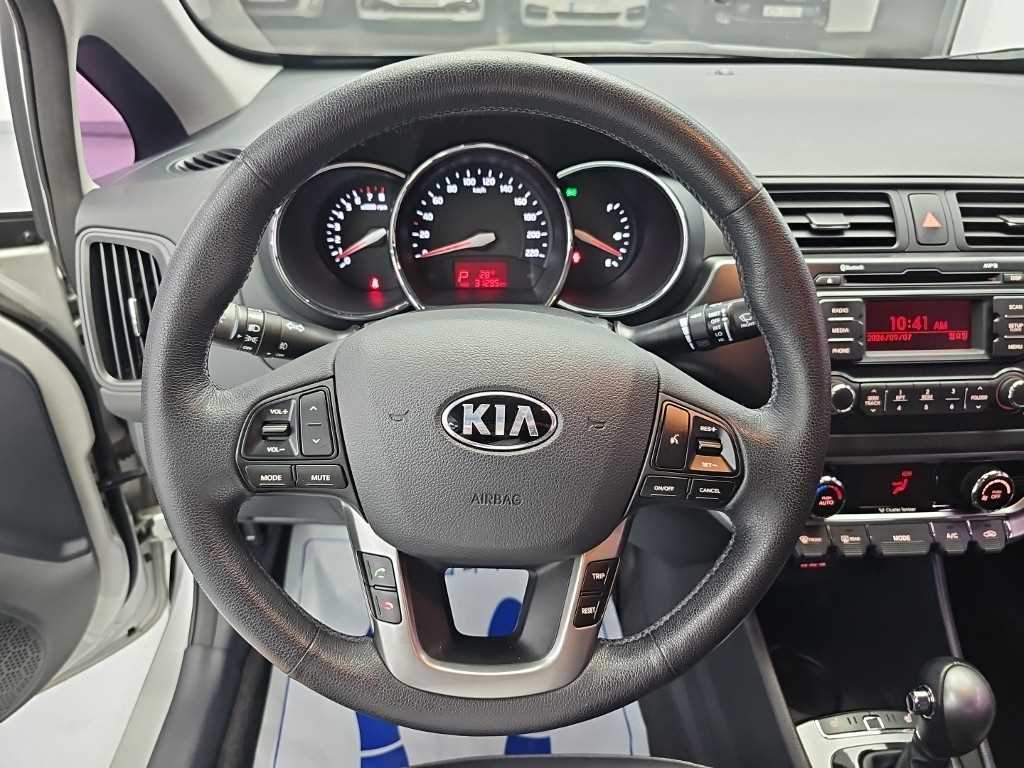 Kia pride — photo 09