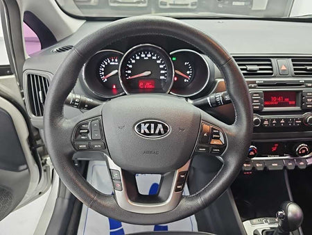 Kia pride — photo 09