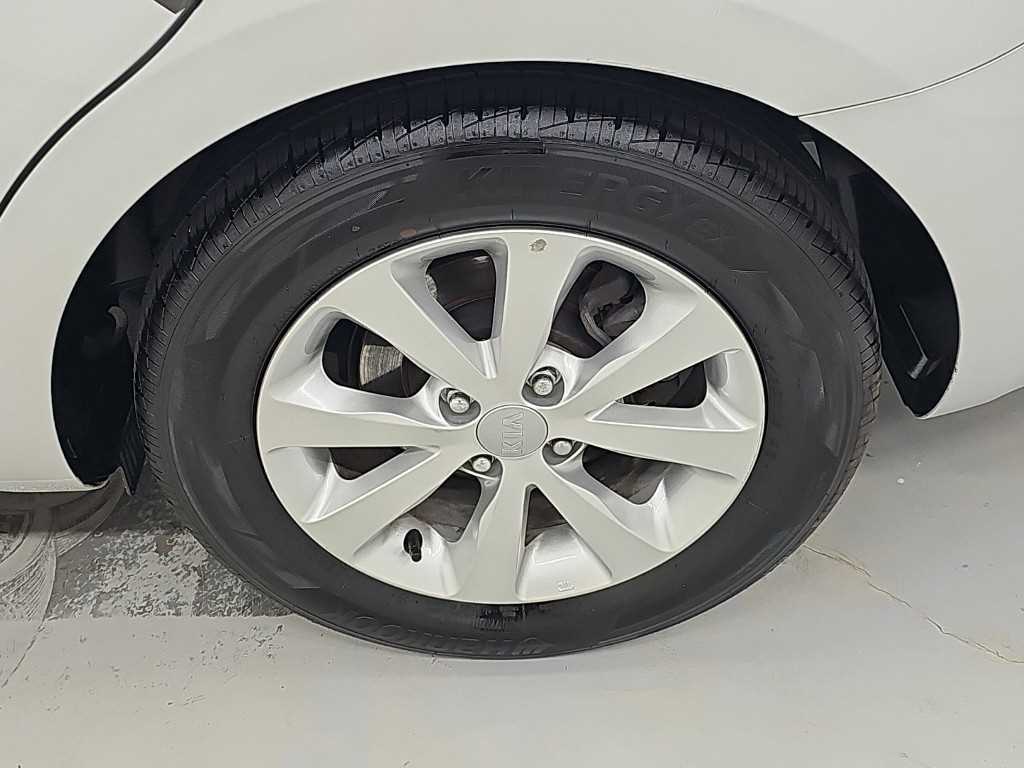 Kia pride — photo 19