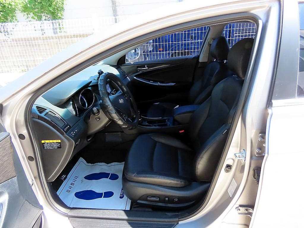 Hyundai Sonata — photo 05