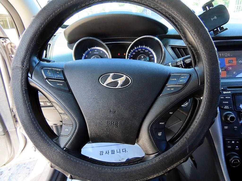 Hyundai Sonata — photo 08