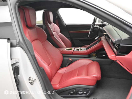 Porsche Taycan — photo 10