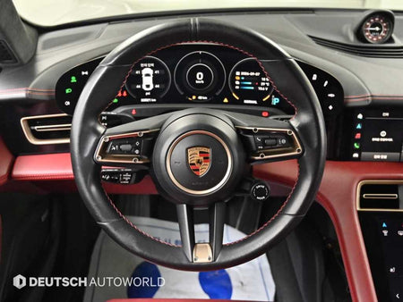 Porsche Taycan — photo 13