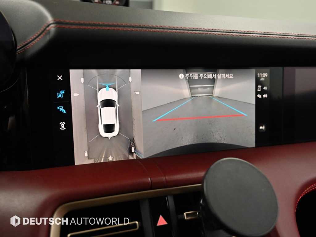 Porsche Taycan — photo 15