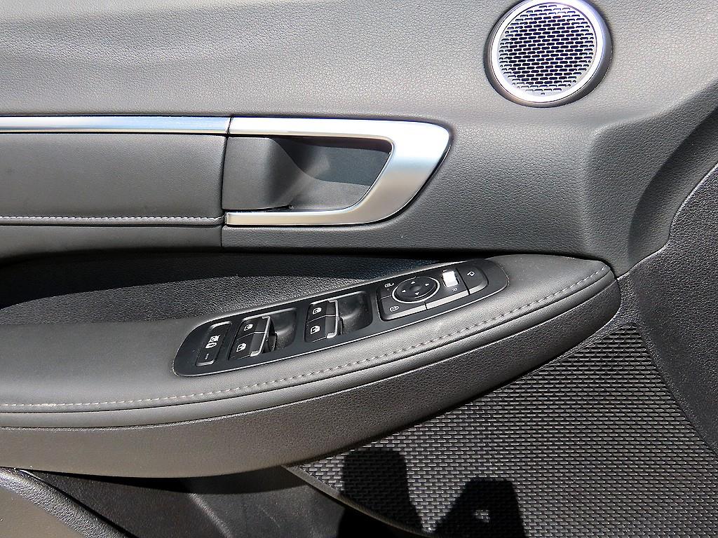 Hyundai Sonata — photo 11