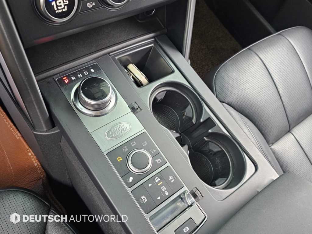 Land Rover Discovery — photo 09