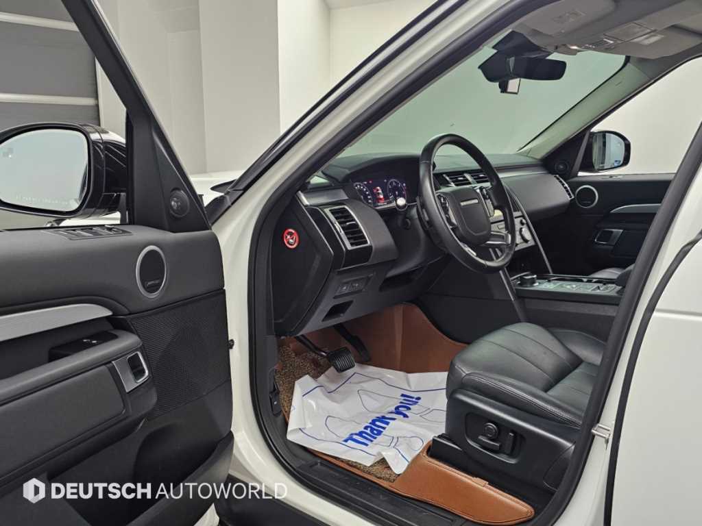 Land Rover Discovery — photo 11