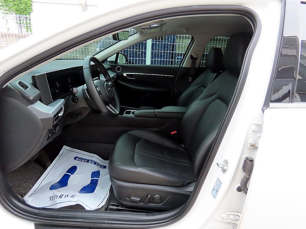 Hyundai Sonata — photo 05