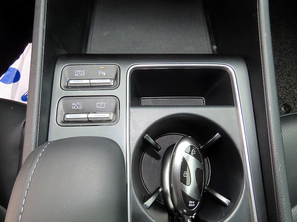 Hyundai Sonata — photo 16