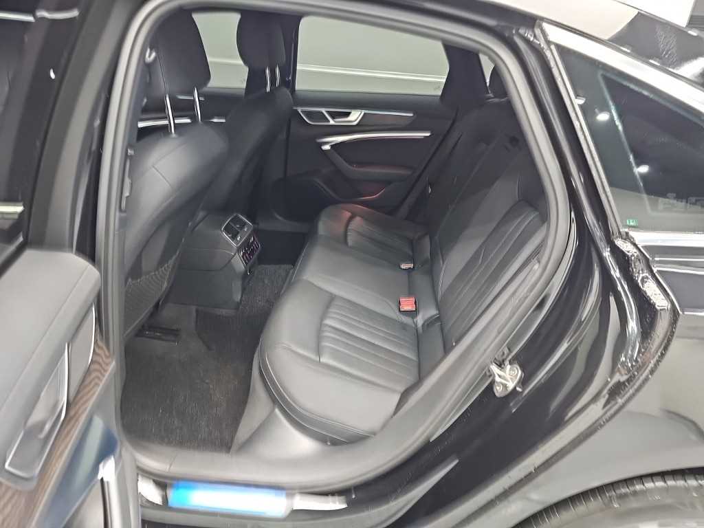 Audi A6 — photo 12
