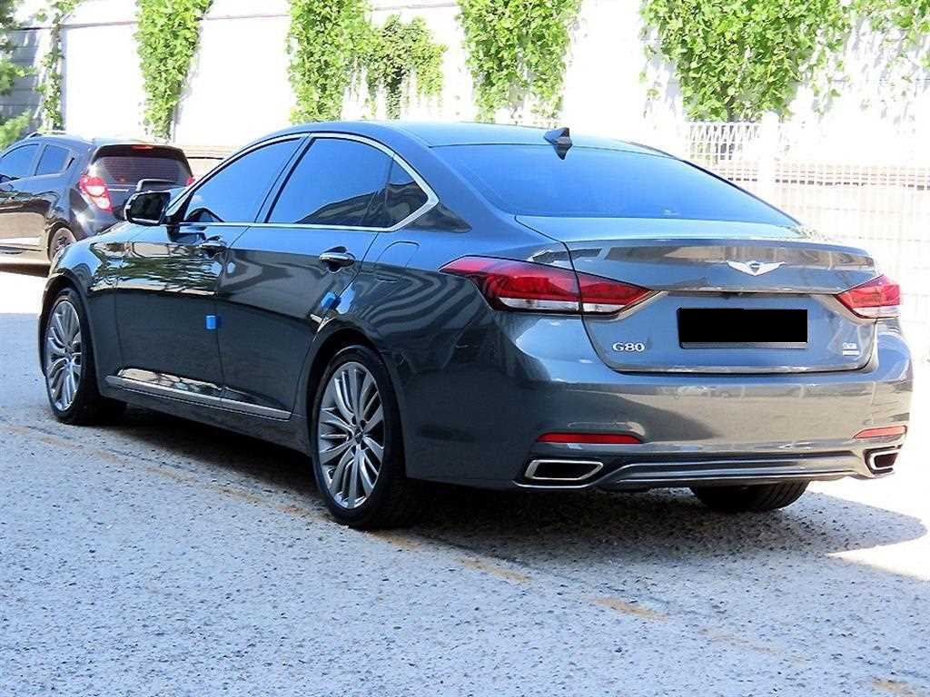 Genesis G80 — photo 02